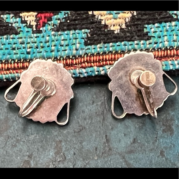 Vintage Native American Sterling Silver Zuni Sunface Earrings - Picture 5 of 8